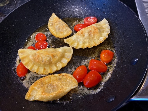 Pilzpasta beim Braten; Foto Stefan 11.3.24